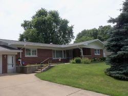 Pre-foreclosure in  REDBUD DR Joliet, IL 60433