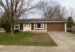Pre-foreclosure in  KIRKSHIRE DR South Bend, IN 46614