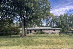Pre-foreclosure in  OAKVIEW NORTH DR Indianapolis, IN 46278