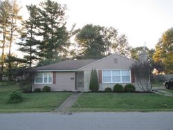 Pre-foreclosure in  LINCOLN ST Salem, IN 47167