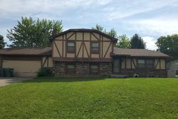 Pre-foreclosure in  PLEASANTVIEW DR Greenwood, IN 46142