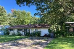 Pre-foreclosure in  BRENTWOOD DR Anderson, IN 46011