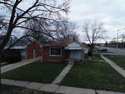 Pre-foreclosure in  HELEN ST Garden City, MI 48135