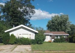 Pre-foreclosure in  ESSEX DR South Bend, IN 46615