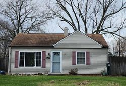 Pre-foreclosure in  PERTH RD Madison, OH 44057