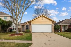 Pre-foreclosure in  SANDY WOODS DR Tomball, TX 77375