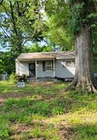 Pre-foreclosure in  GLEN AVE Memphis, TN 38127