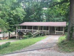 Pre-foreclosure in  BIG WOODS DR Morristown, TN 37813