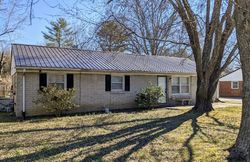 Pre-foreclosure in  HELEN ST Tullahoma, TN 37388