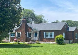 Pre-foreclosure in  OLLIE DAVIS DR Knoxville, TN 37914