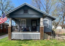 Pre-foreclosure in  W ASH ST Springfield, IL 62704