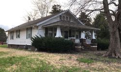 Pre-foreclosure in  N MAIN ST Jacksonville, IL 62650