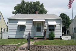 Pre-foreclosure in  ORCHARD AVE Davenport, IA 52802