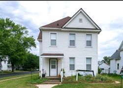 Pre-foreclosure in  W 4TH ST Davenport, IA 52802