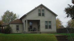 Pre-foreclosure in  ISETT AVE Muscatine, IA 52761