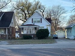 Pre-foreclosure in  N ELLIS ST Peoria, IL 61606