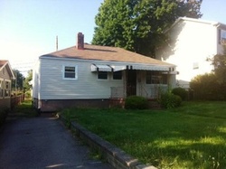 Pre-foreclosure in  ROBIN DR Pittsburgh, PA 15220