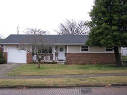 Pre-foreclosure Listing in LAWRENCE ST IRONTON, OH 45638