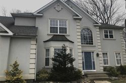 Pre-foreclosure in  CRABAPPLE CT Huntington Station, NY 11746