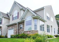 Pre-foreclosure Listing in MANITOU TRL KINGS PARK, NY 11754