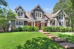 Pre-foreclosure in  ALEWIVE BROOK RD East Hampton, NY 11937