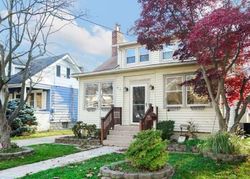 Pre-foreclosure in  MANOR AVE Oaklyn, NJ 08107