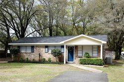 Pre-foreclosure in  VALLEY FORGE DR Mobile, AL 36618