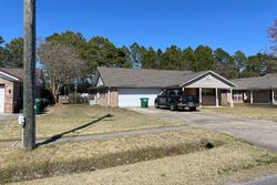 Pre-foreclosure Listing in BONITA RD GAUTIER, MS 39553