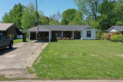 Pre-foreclosure in  MAGNOLIA ST Greenwood, MS 38930