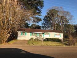 Pre-foreclosure in  HIGHLAND DR Jackson, MS 39206