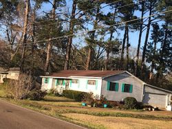 Pre-foreclosure in  HIGHLAND DR Jackson, MS 39206