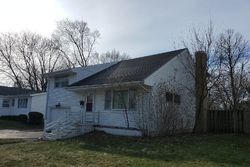 Pre-foreclosure in  E PEARL ST Findlay, OH 45840