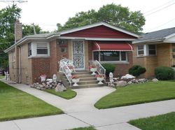 Pre-foreclosure in  S WINCHESTER AVE Chicago, IL 60620