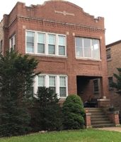 Pre-foreclosure in  W GIDDINGS ST Chicago, IL 60630