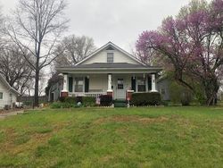 Pre-foreclosure in  E PARKER AVE Independence, MO 64050