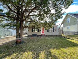 Pre-foreclosure in  WASHINGTON AVE Des Moines, IA 50314