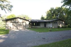 Pre-foreclosure in  CREEKSIDE LN Elkhart, IN 46514