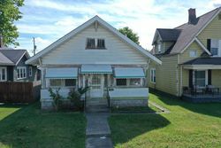 Pre-foreclosure in  N KENWOOD AVE Indianapolis, IN 46208