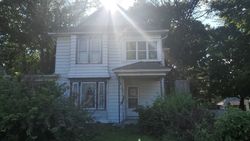 Pre-foreclosure in  S LINCOLN AVE Dixon, IL 61021