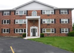 Pre-foreclosure in  45TH PL UNIT 3 Brookfield, IL 60513