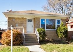 Pre-foreclosure in  S CALHOUN AVE Chicago, IL 60633