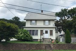Pre-foreclosure in  CALVIN TER West Orange, NJ 07052