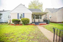 Pre-foreclosure in  INGLEWOOD PL South Bend, IN 46616