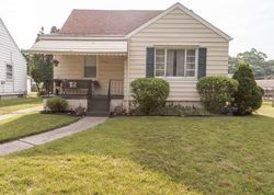 Pre-foreclosure in  GARRISON RD Toledo, OH 43613