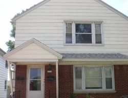 Pre-foreclosure in  W ADLER ST Milwaukee, WI 53214