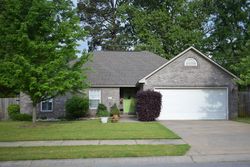 Pre-foreclosure in  RICHLAND PARK DR Bryant, AR 72022