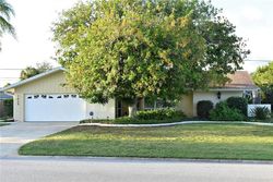 Pre-foreclosure in  ALLENWOOD ST Sarasota, FL 34232
