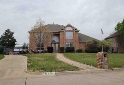 Pre-foreclosure in  OAK RUN LN Mansfield, TX 76063
