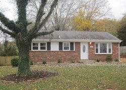 Pre-foreclosure in  LAKEVIEW RD Clarksville, TN 37040