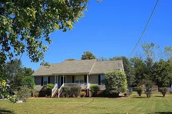 Pre-foreclosure in  HEARTHSTONE DR Chapel Hill, TN 37034